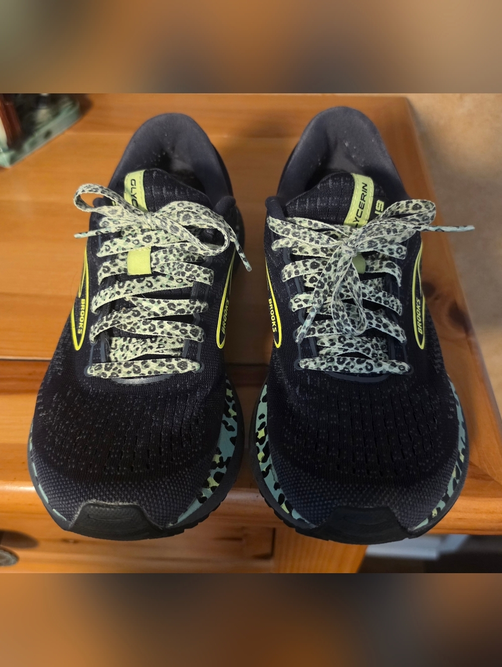 Brooks Women's Black Neon Yellow & Mint Athletic Running Shoes - Picture 2 of 8